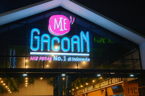 suasana makan mie gacoan kedoya